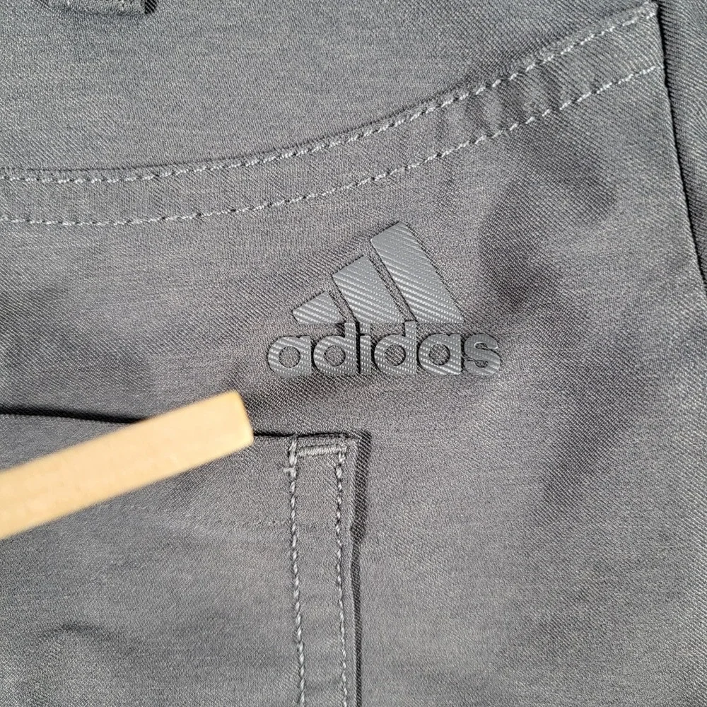 Adidas Golf Shorts‎ Men's 36 Gray Flat Front Performance Casual Athletic